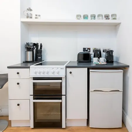 Soho & Covent Garden Apartment, Sleeps 3 London