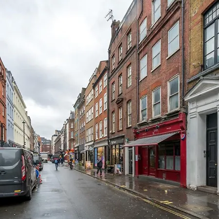 Soho & Covent Garden Apartment, Sleeps 3 * London