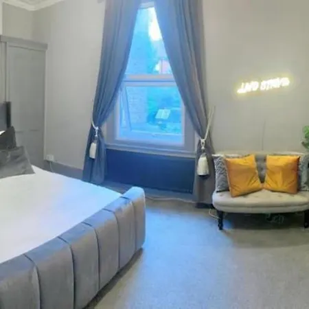 Apartment Stylish Great Transport Links *