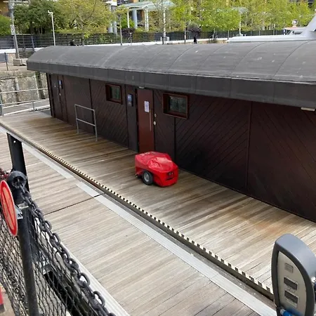 보트호텔 Entire Boat At St Katherine Docks 2 Available Select Using Options