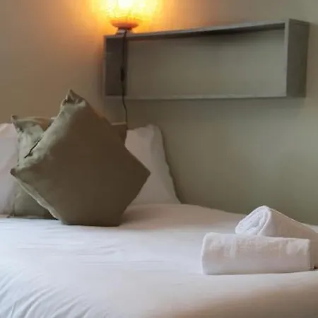 Cosy Chic In King's Cross Apartment