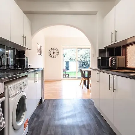 Holiday home Morganite - 3 Bedroom House London