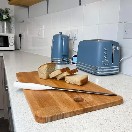 1 Bedroom Apartment, Excellent Location