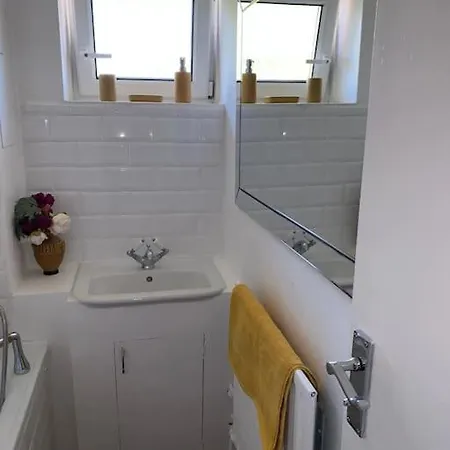 Lovely 2 Bedroom Flat In Greater London