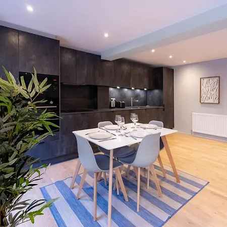 Luxurious Hackney Near Train Station * Londýn