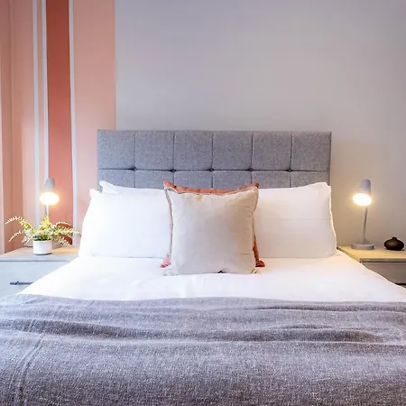 Luxurious Hackney Near Train Station * Londýn