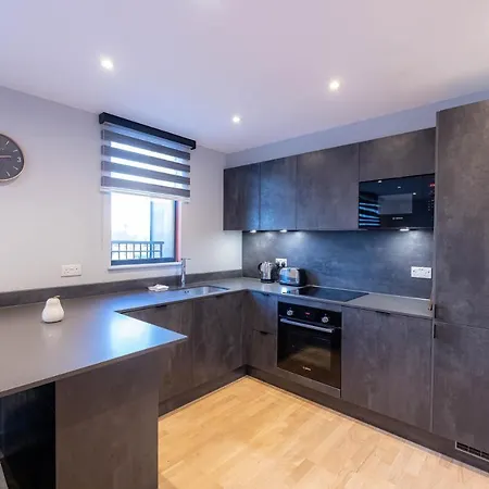 Luxurious Hackney Near Train Station *