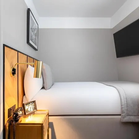 Victory House Leicester Square Hotell London