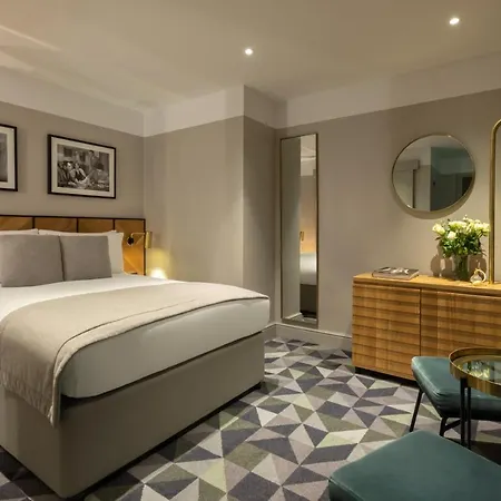 Victory House Leicester Square Hotell 4*