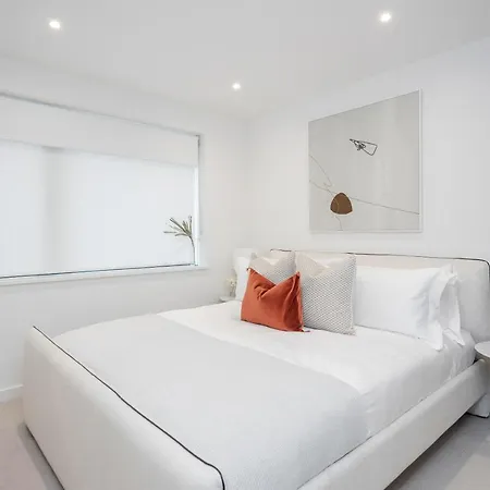 Luxury Mayfair Townhouse With A/c 3br 3ba *