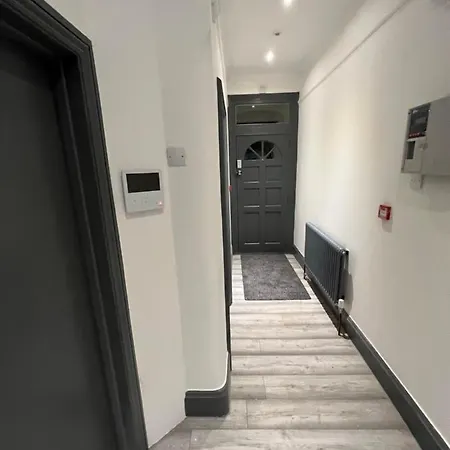 Guest house In Modernised Victorian House