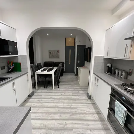 In Modernised Victorian House Guest house