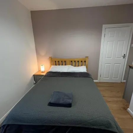 Private In Victorian House, Forest Hill, *