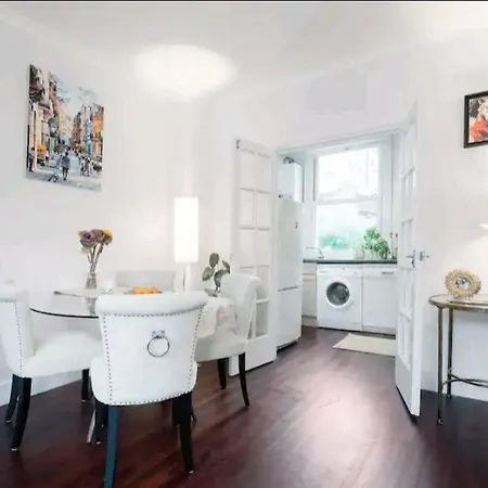 Stylish With Private Bath & Terrace In Super Clapham Junction Minutes From Victoria, Waterloo Λονδίνο