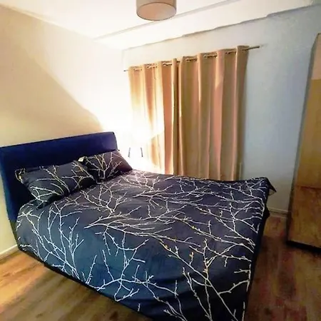 Entire Close To Apartment