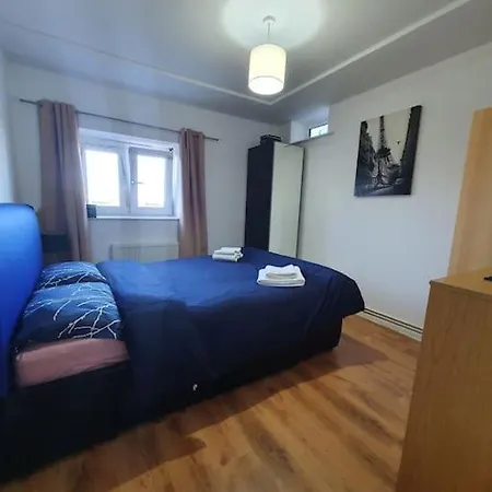 Entire Close To Apartment London
