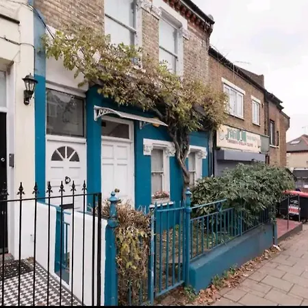 Stylish With Private Bath & Terrace In Super Clapham Junction Minutes From Victoria, Waterloo