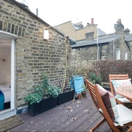 Stylish With Private Bath & Terrace In Super Clapham Junction Minutes From Victoria, Waterloo