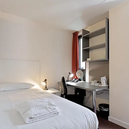 Apartment Princes Gardens *