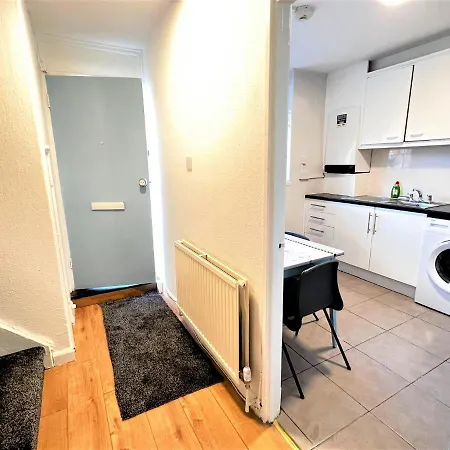 Stepney 17 Double Bedrooms