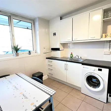 Guest house Stepney 17 Double Bedrooms London