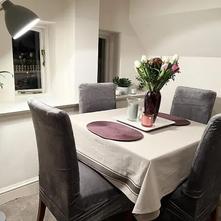 Homestay Double Bedroom With En-suite Bathroom In Chelsea - - Share