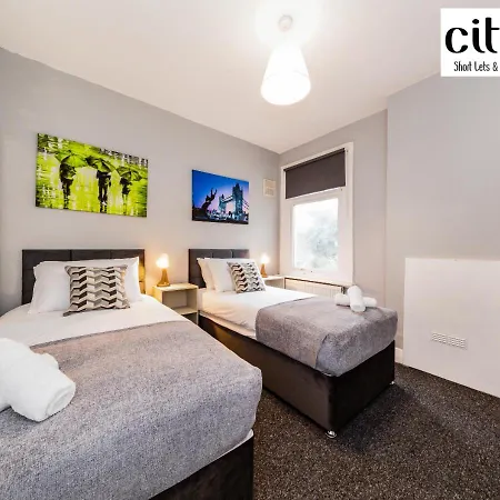 Four Bedroom House By Citipad - Easy Access To London Bridge, Victorica, St Pancres Station *