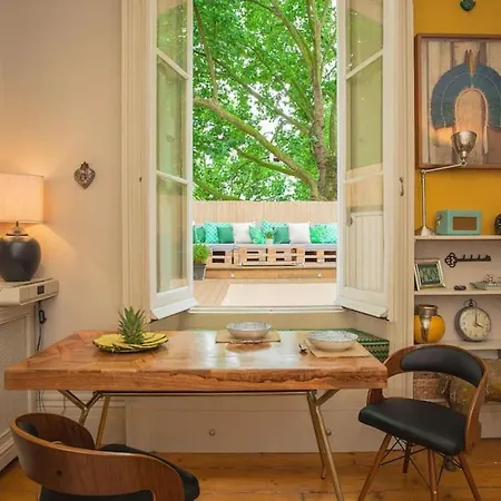 Tree House Celebrity In Notting Hill