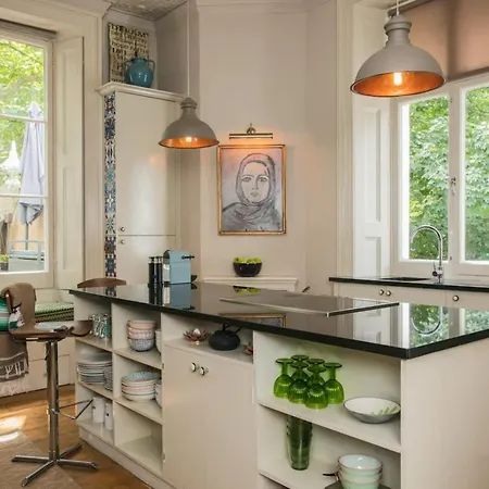 Apartment Tree House Celebrity In Notting Hill London