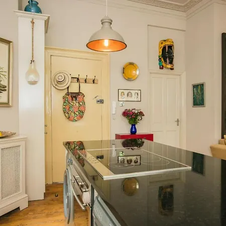 Tree House Celebrity In Notting Hill Apartment London