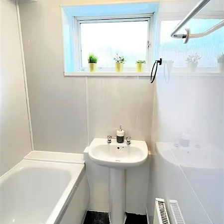 Stepney 17 Double Bedrooms