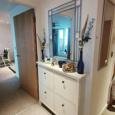Custom House Apartment *