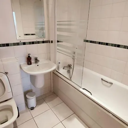 Apartment Custom House *