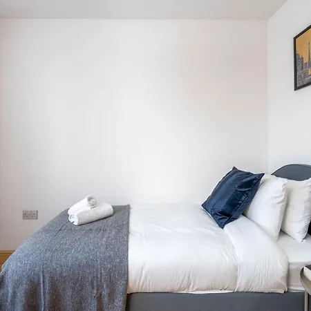 Apartment 2 Bedroom Flat Near Excel *