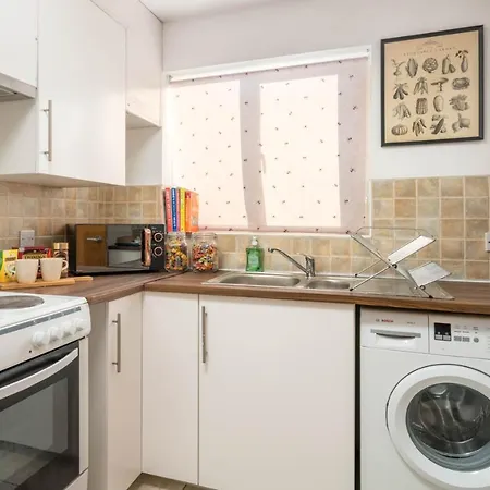 2 Bedroom Flat Near Excel London