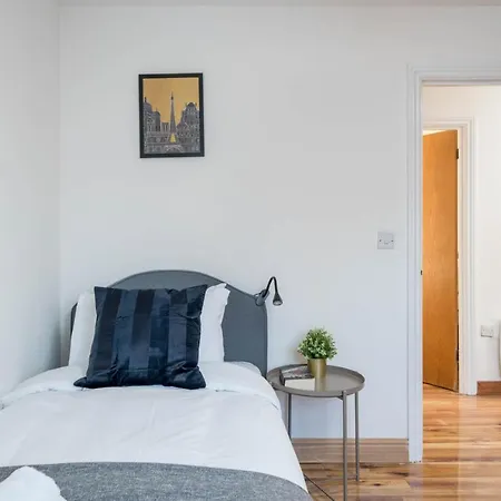 2 Bedroom Flat Near Excel * Londres