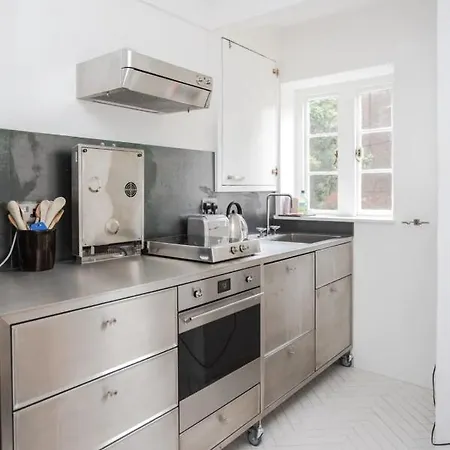 Stylish And Unique 1 Bedroom Flat In Shoreditch