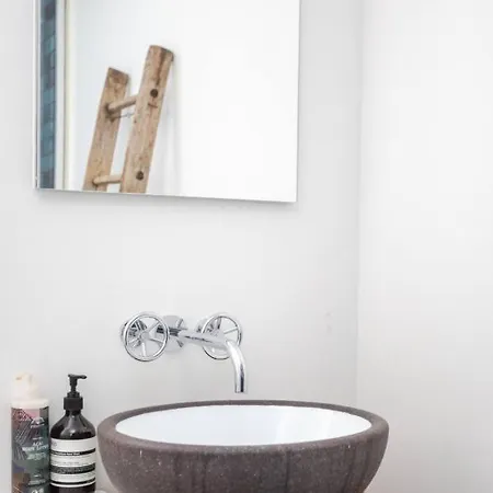 Stylish And Unique 1 Bedroom Flat In Shoreditch Apartment