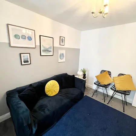 Cosy Trio: Flexible Near Mall With Parking Holiday home *