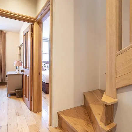 Stone Built Vintage Chic House In The Heart Of Knightsbridge