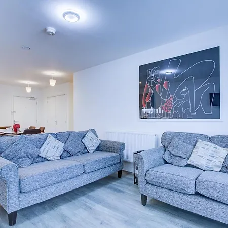 2 Bed 2 Bath Modern In East Acton