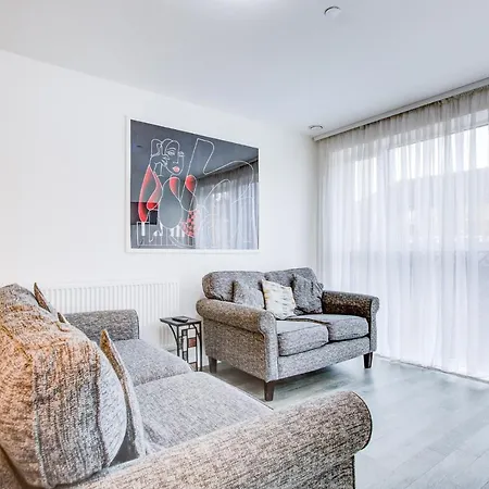 Apartment 2 Bed 2 Bath Modern In East Acton London