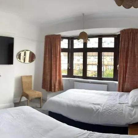 Holiday home Amazing And Romantic O2 Arena 4 Bedrooms House Free Parking *