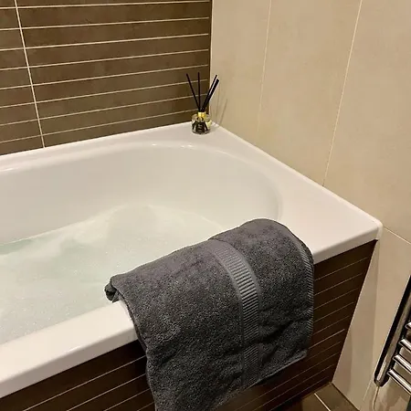 Londwell - Luxury Chelsea With Balcony * London