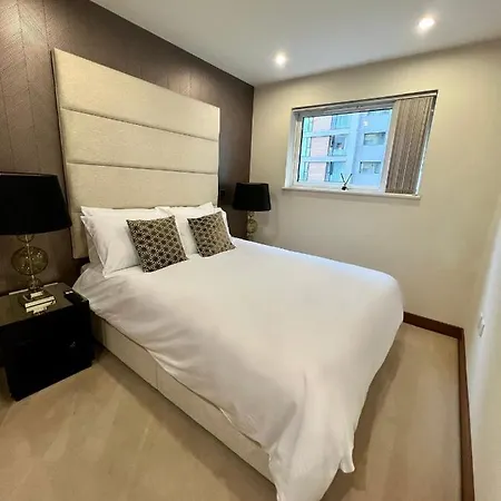 Londwell - Luxury Chelsea With Balcony Apartment