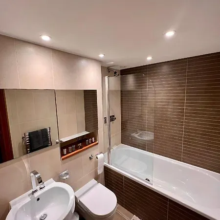 Londwell - Luxury Chelsea With Balcony Apartment