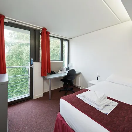 Princes Gardens Apartment