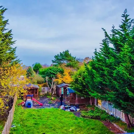 Selsdon Calm Airbnb Homestay *