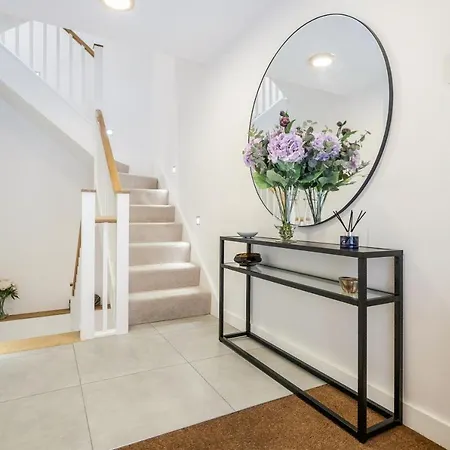 Luxury Mayfair Townhouse With A/c 3br 3ba London