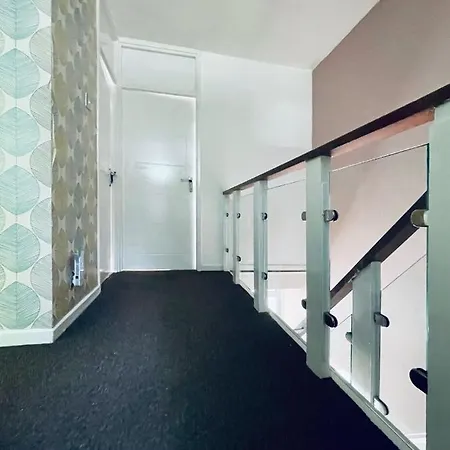 Apartment Noah's Place In Mile End London